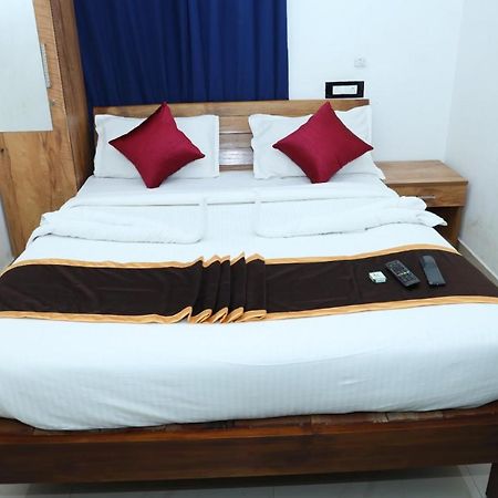 Airport Cochin Grand Residency , Nedumbassery 安加马尔伊 外观 照片