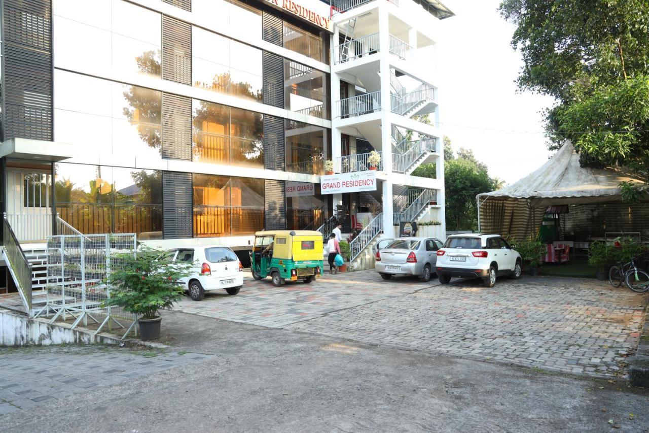 Airport Cochin Grand Residency , Nedumbassery 安加马尔伊 外观 照片