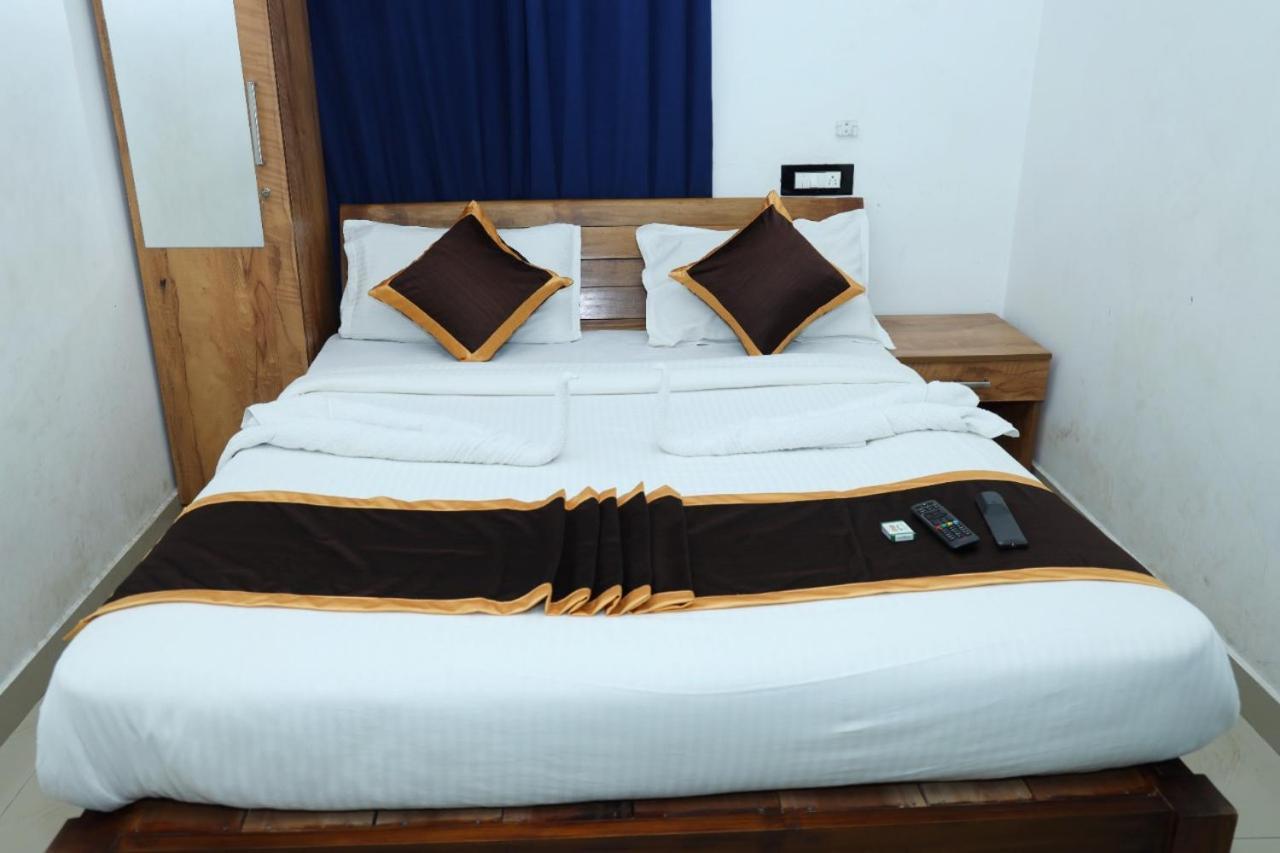 Airport Cochin Grand Residency , Nedumbassery 安加马尔伊 外观 照片